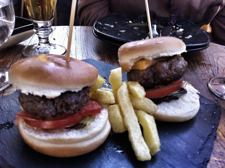 Mini hamburguesitas de cheddar