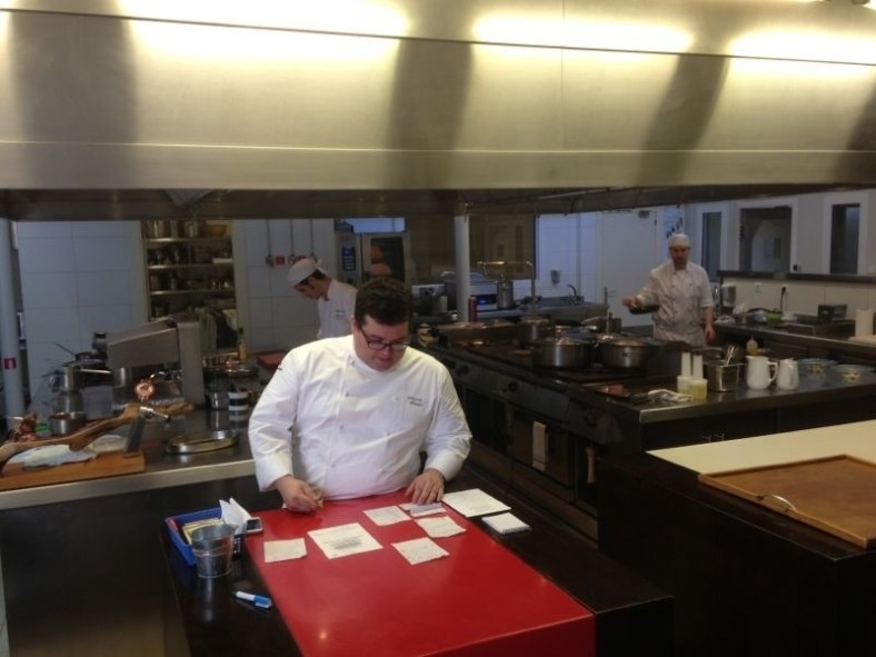 Marcos al pie del cañón