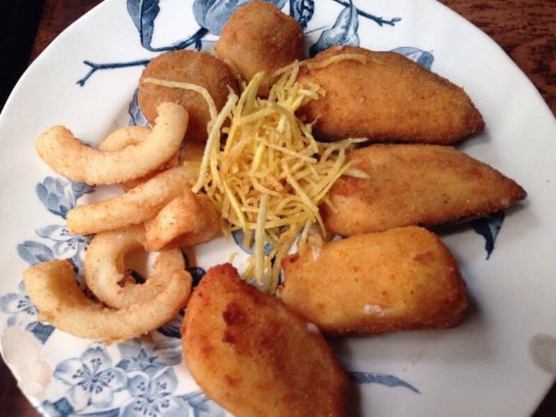 Rabas, tigres, croquetas y taquitos de queso