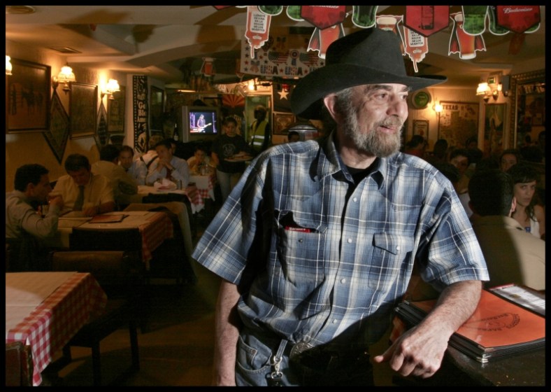 El siempre atento Alfredo