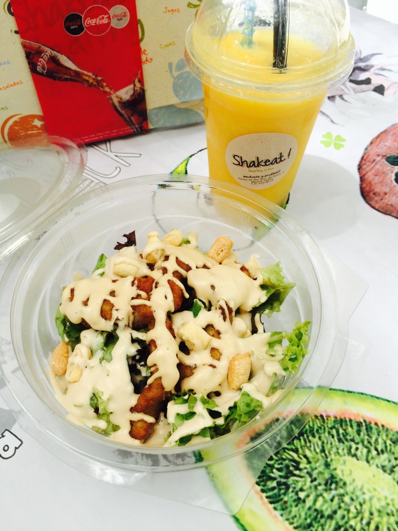 Ensalada y smoothie de Shakeat!
