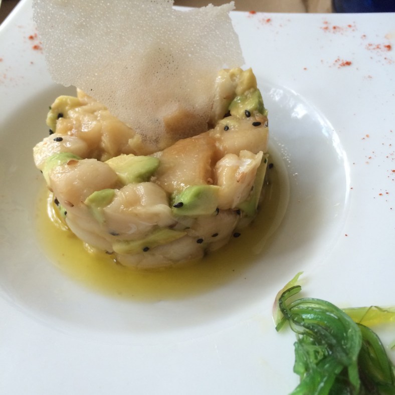 Tartar de pez mantequilla con aguacate