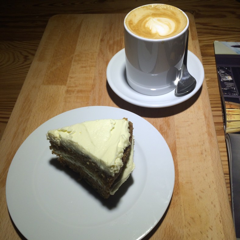 No podía irme de Monkee Koffee sin probar su carrot cake