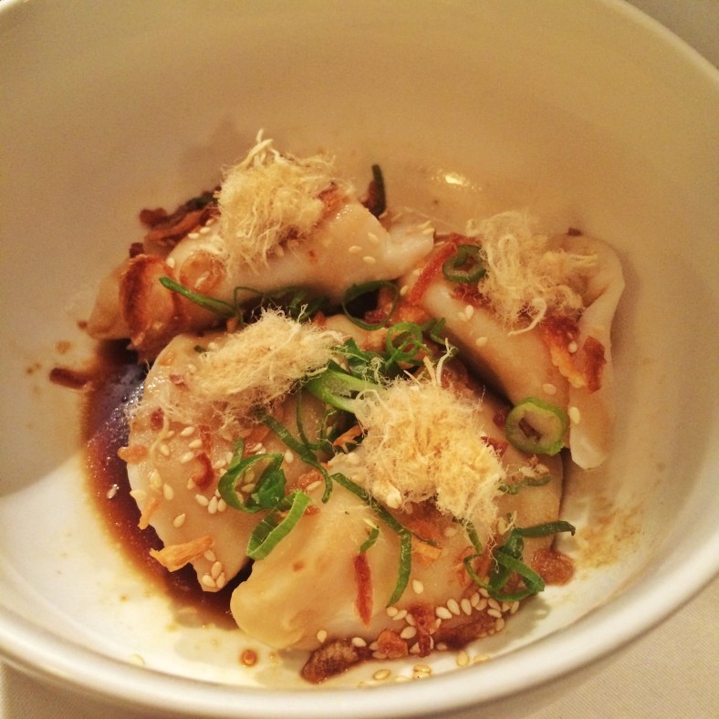 Thit bien, ravioli vietnamita relleno de cerdo seco