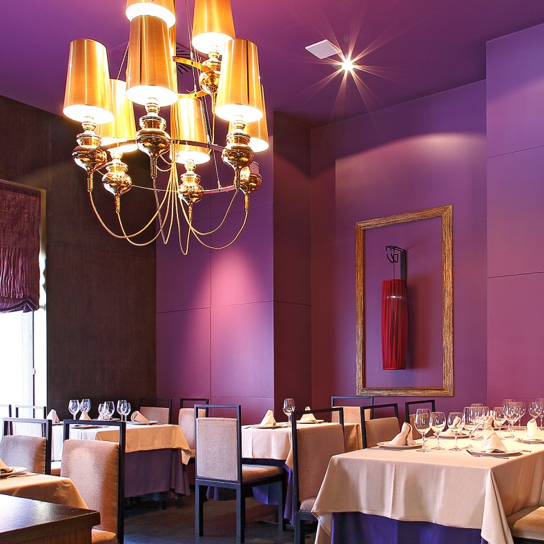 Uno de los salones pequeños de La penela Velazquez