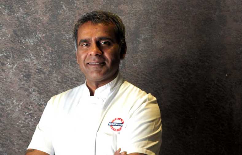 Foto tomada de Zoom News: Nadeem Siraj chef de Tandoori Station