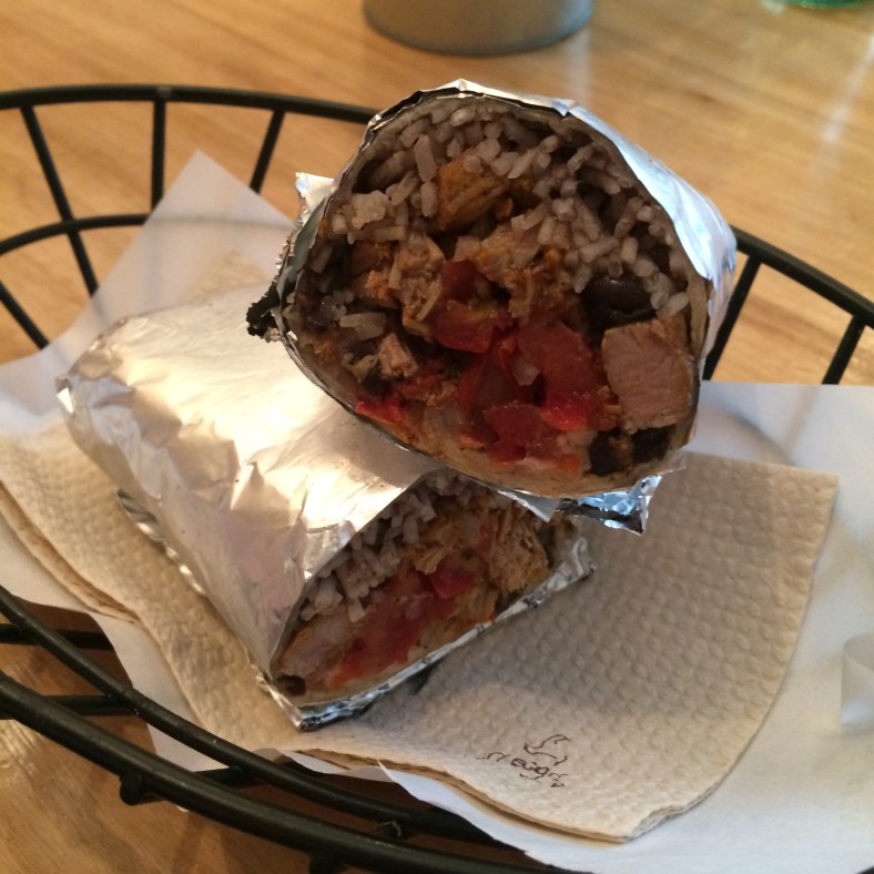 Burrito de pastor con salsa brasa