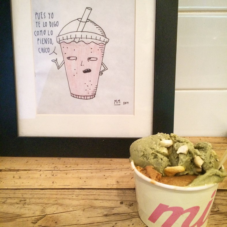 Helado de pistacho con nueces de Macadamia