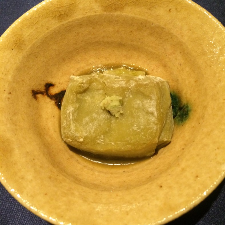 Tofú de espárragos con wasabi