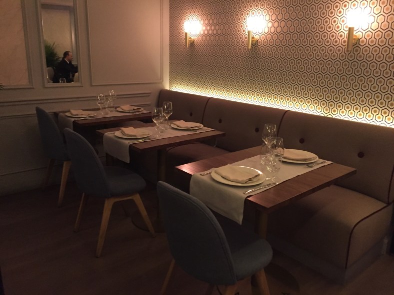 Rincones con luz algo más baja para poder cenar con tu pareja