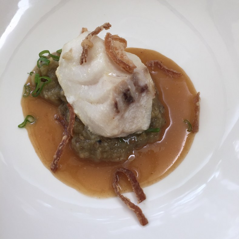 Bacalao fresco con berenjena ahumada y miso
