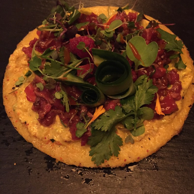 Tortas de maíz con tartar de solomillo